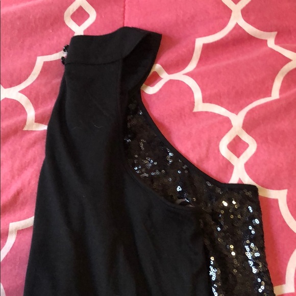 🍍Sequined off-shoulder top🍍 - Picture 3 of 4